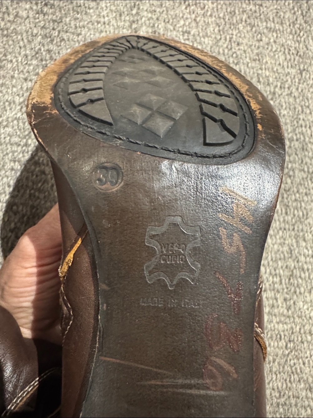 Women's Brown Heeled Western Boots - Picture 4 of 4